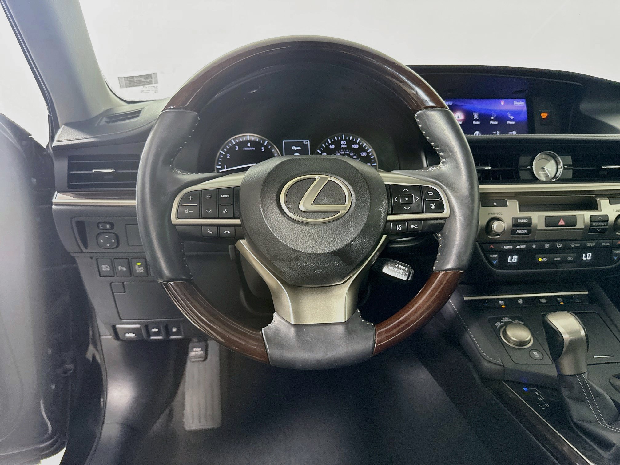 Used 2017 Lexus ES 350 w/ Luxury Package FWD image 12