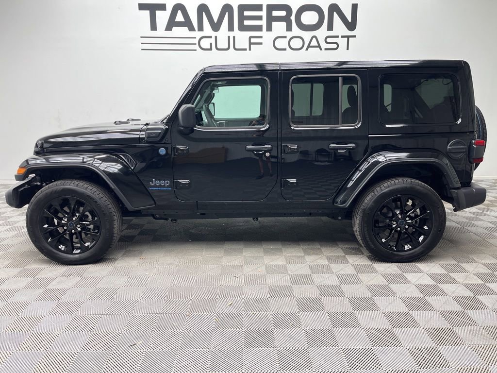 Used 2025 Jeep Wrangler Unlimited Sahara w/ Safety Group AWD/4WD image 6