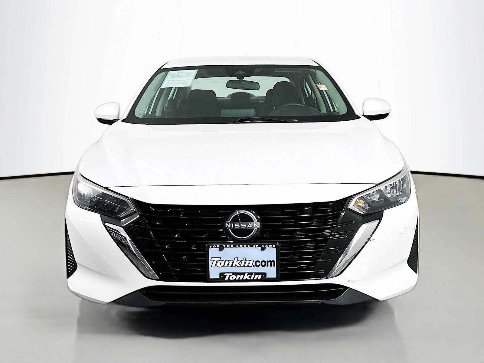 Used 2024 Nissan Sentra SV image 2