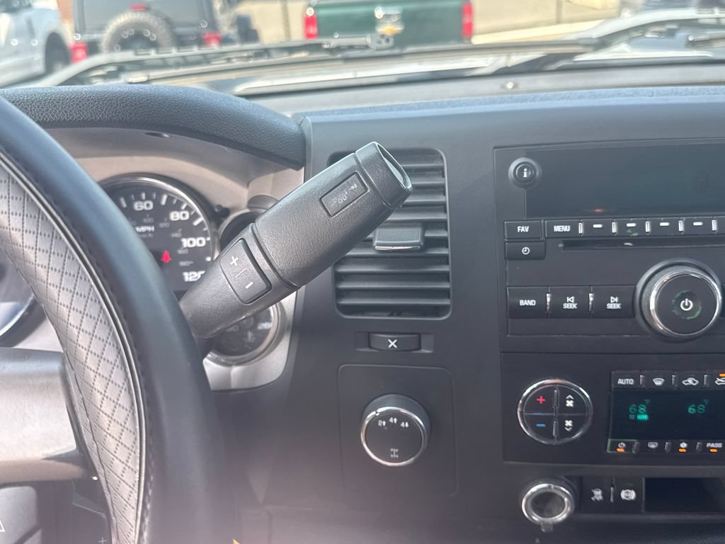 Used 2011 Chevrolet Silverado 2500 LT w/ Interior Plus Package AWD/4WD image 24