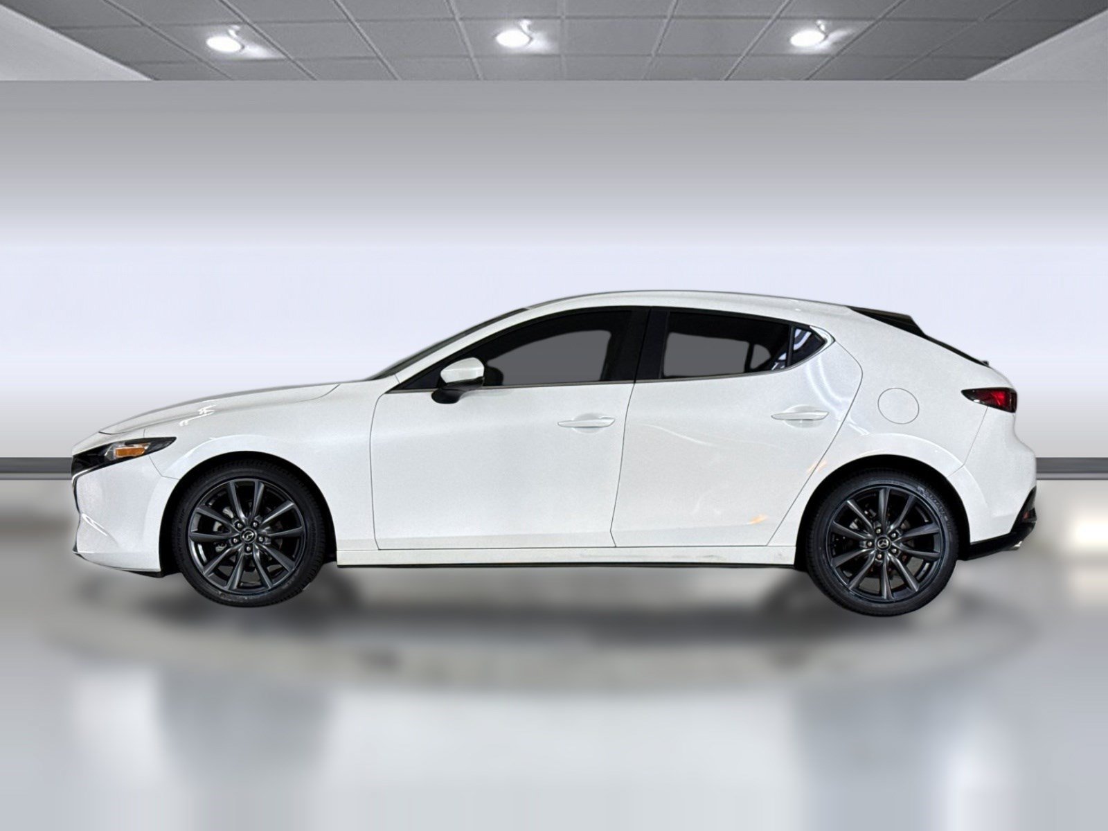 Used 2019 MAZDA MAZDA3 Hatchback FWD image 2