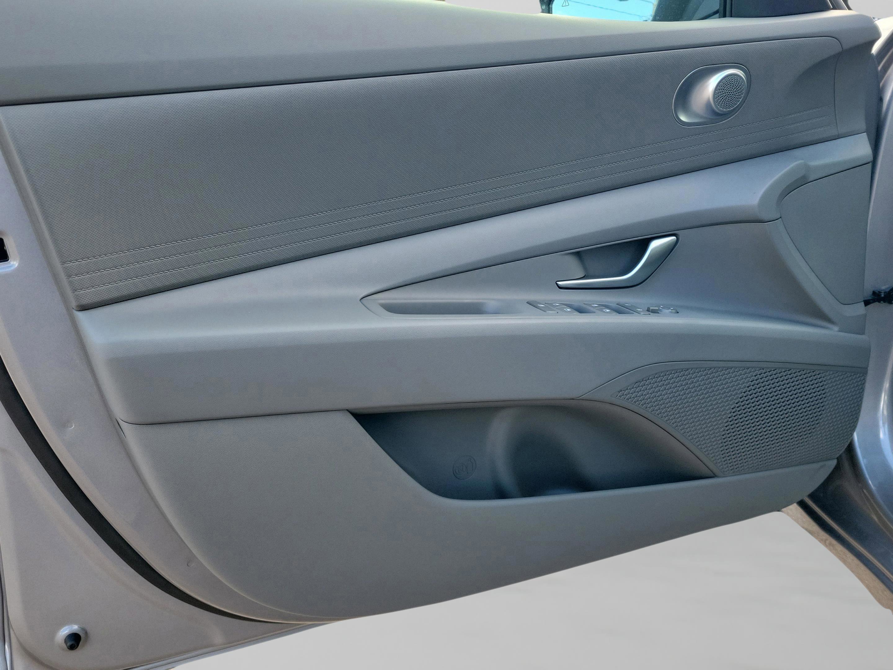 New 2026 Hyundai Elantra SE image 18