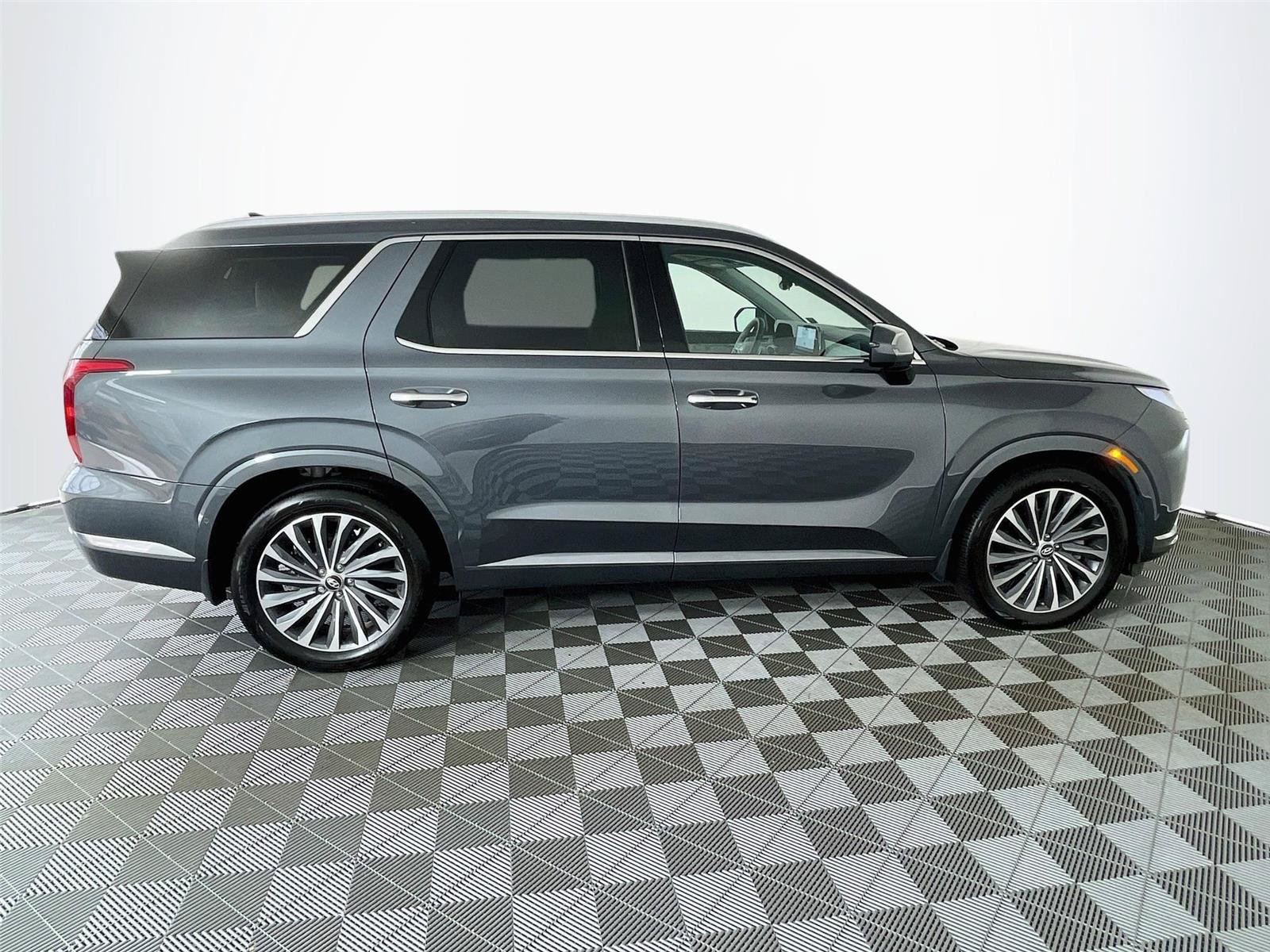 Used 2025 Hyundai Palisade Calligraphy AWD/4WD image 11