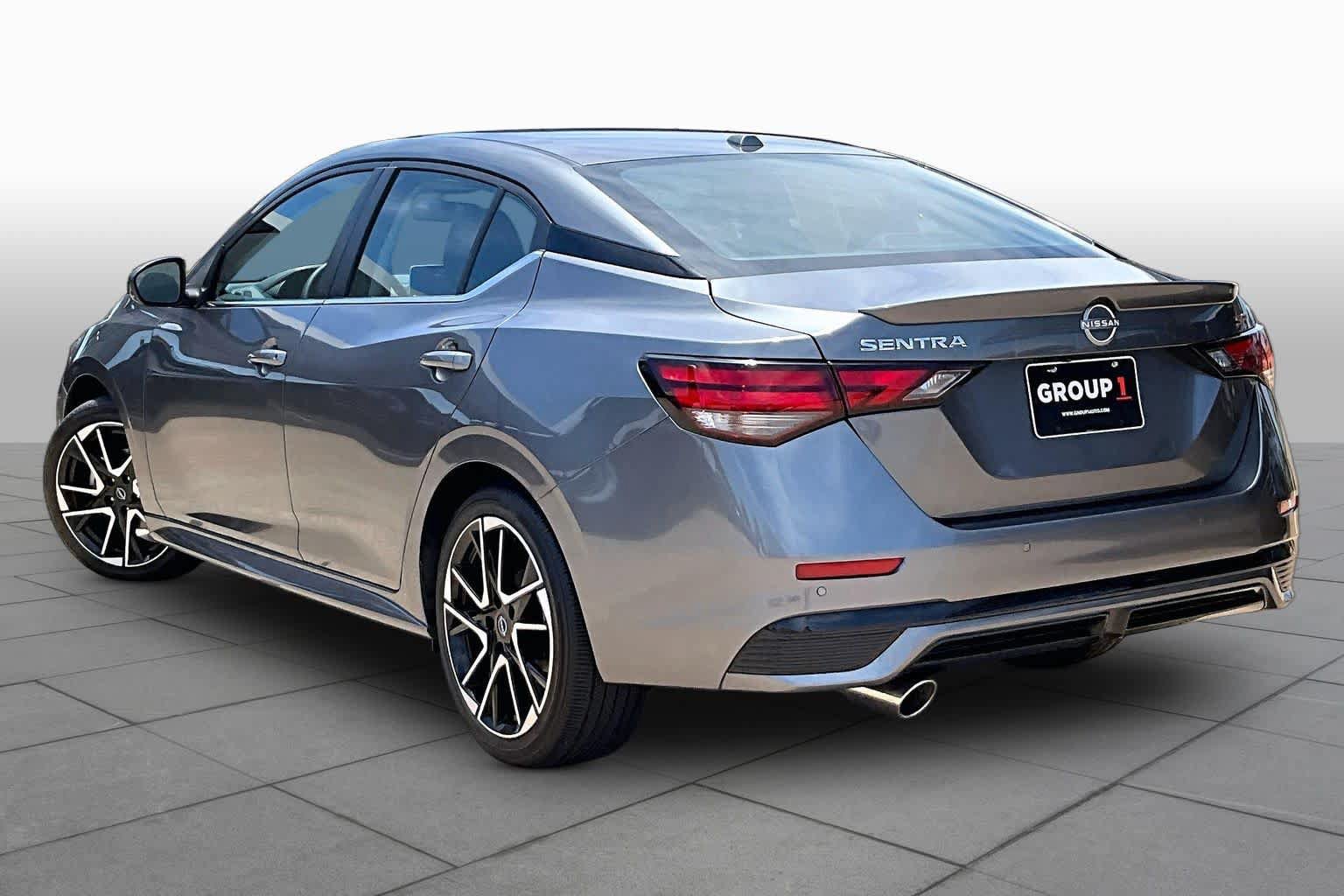 Certified 2025 Nissan Sentra SR FWD image 11