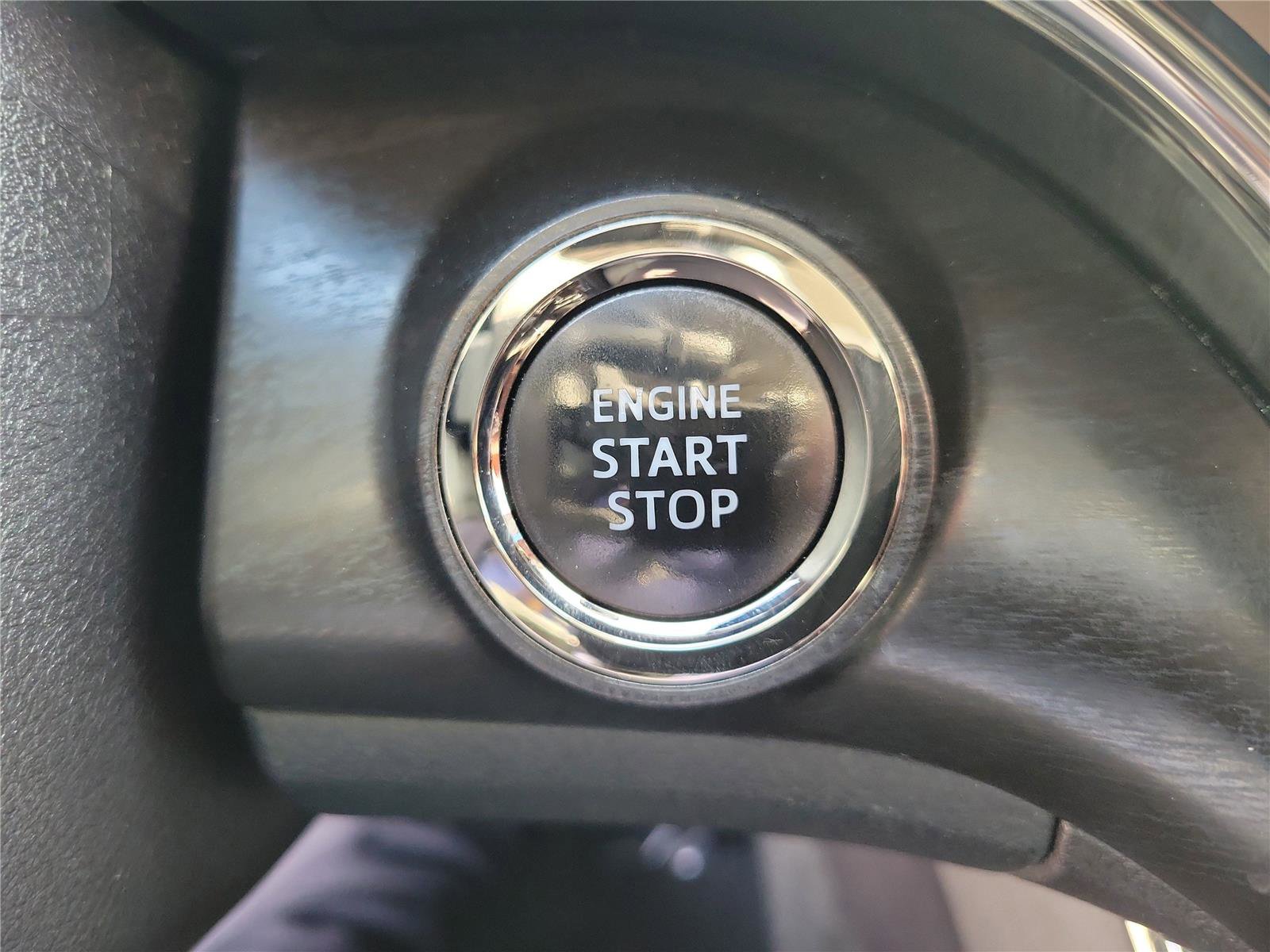 Used 2016 Toyota Avalon Limited w/ Toyota Safety Sense Package image 30