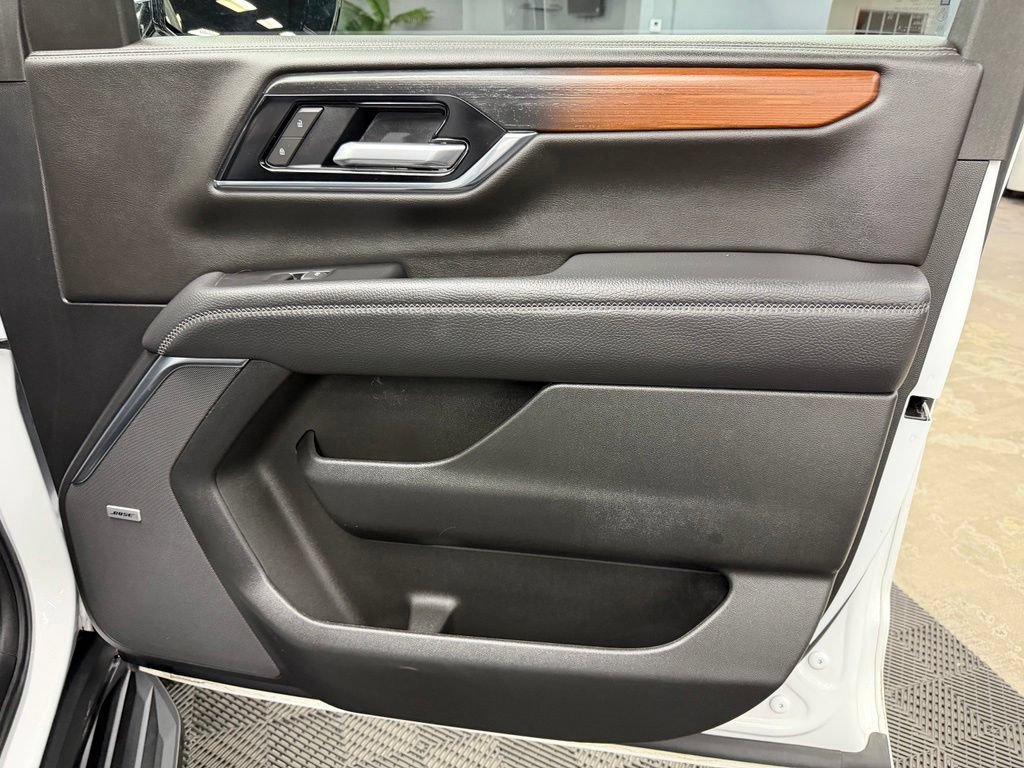 Used 2025 GMC Yukon Denali AWD/4WD image 55