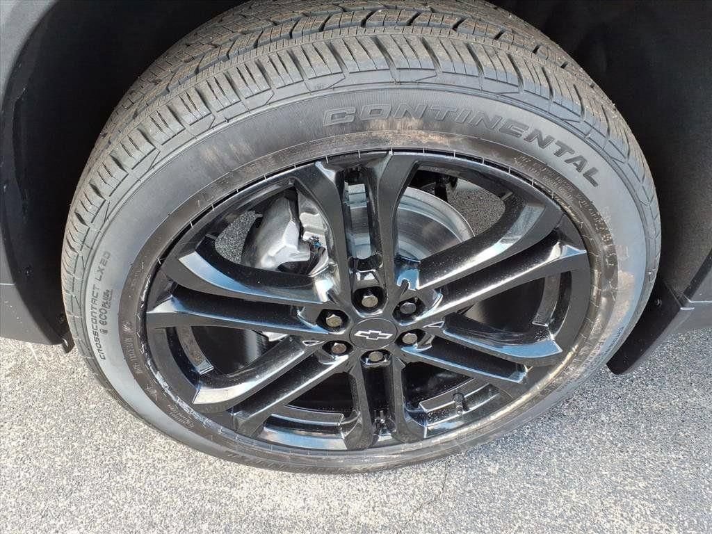 New 2026 Chevrolet Traverse LT w/ LPO, Floor Liner Package FWD image 9