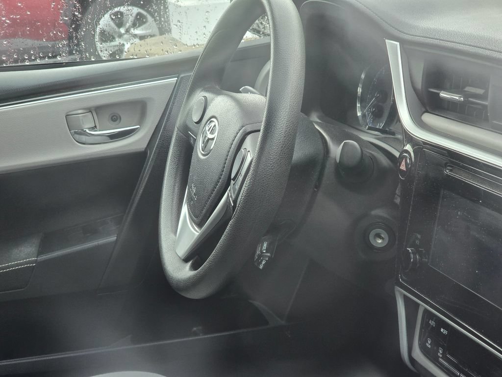 Used 2019 Toyota Corolla LE FWD image 16