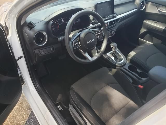 Used 2023 Kia Forte LXS FWD image 9