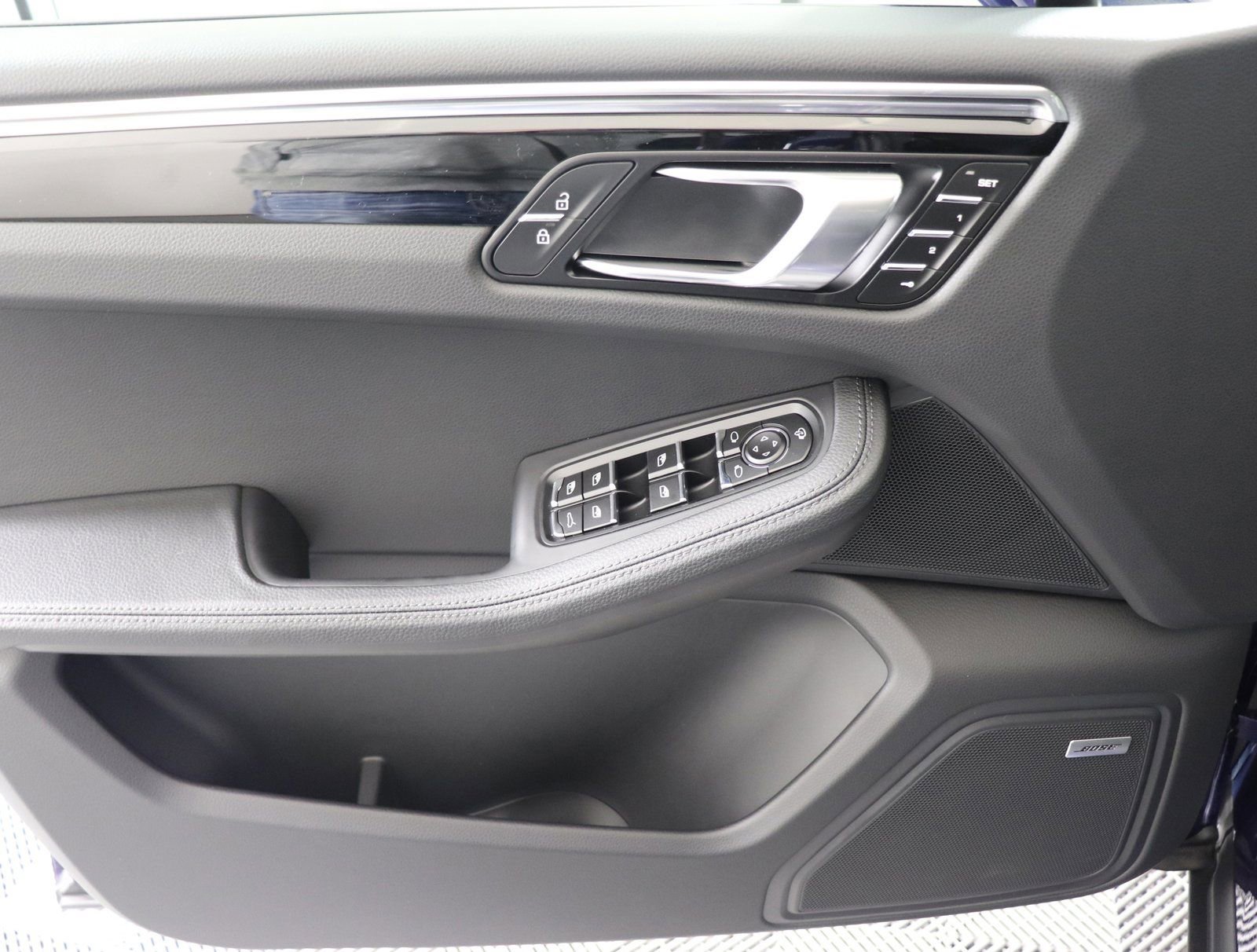 Certified 2025 Porsche Macan image 29