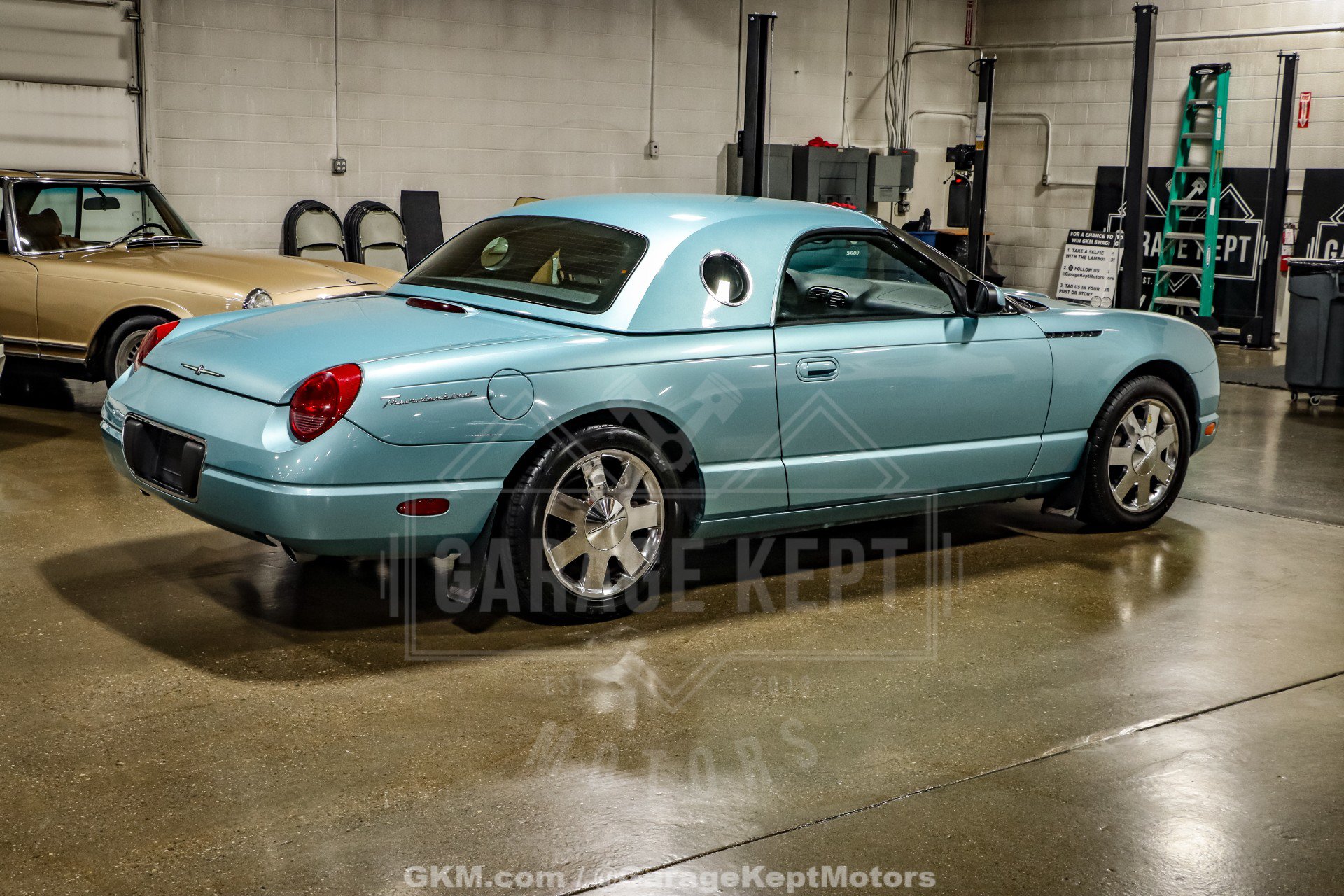 Used 2002 Ford Thunderbird RWD image 11
