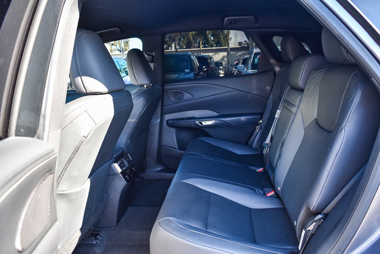 Used 2023 Lexus RX 350 FWD image 17