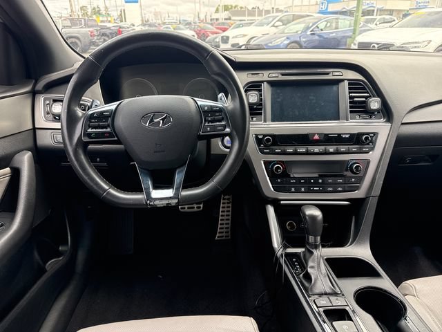 Used 2017 Hyundai Sonata Limited 2.0T FWD image 12