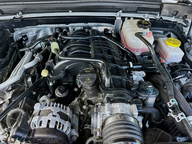 Used 2024 Jeep Wrangler Sport AWD/4WD image 28