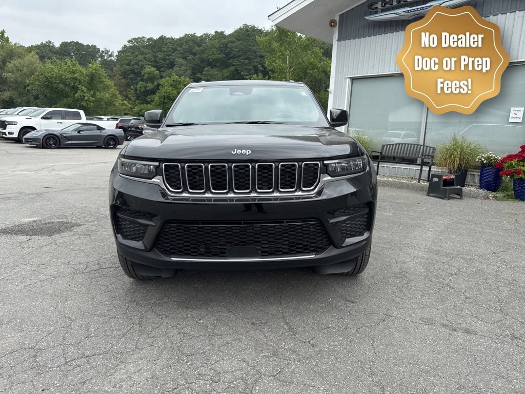 New 2025 Jeep Grand Cherokee Laredo X AWD/4WD image 2