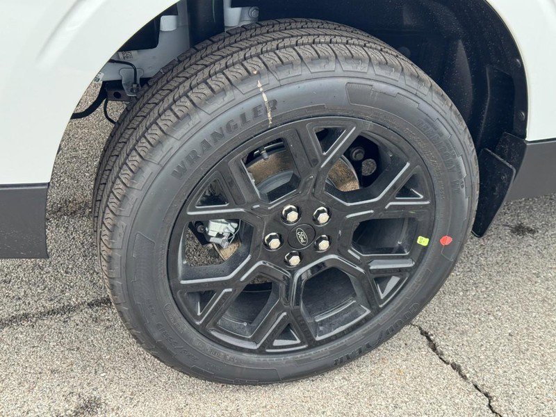 New 2026 Ford Maverick XLT w/ Equipment Group 301A image 4