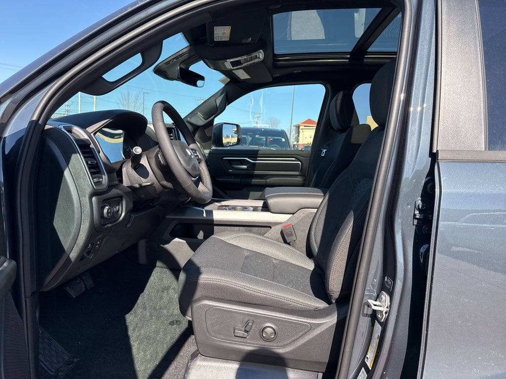 New 2026 RAM 1500 4x4 Crew Cab image 19