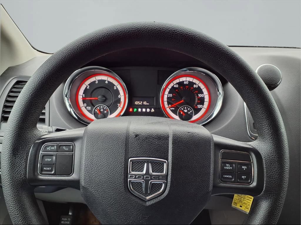 Used 2018 Dodge Grand Caravan SE w/ UConnect Hands-Free Group image 15