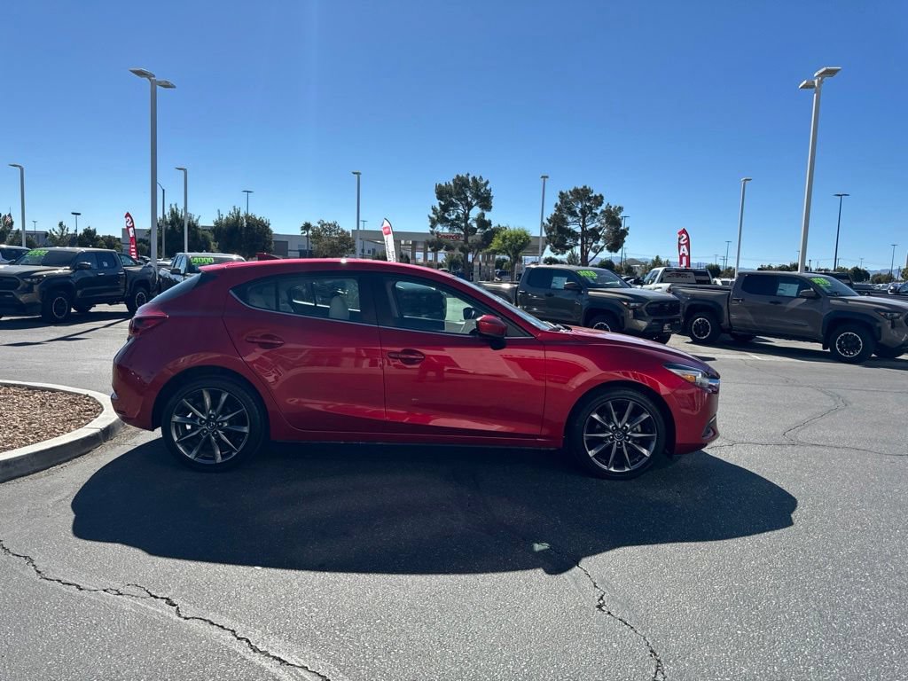 Used 2018 MAZDA MAZDA3 Grand Touring w/ Premium Equipment Package FWD image 6