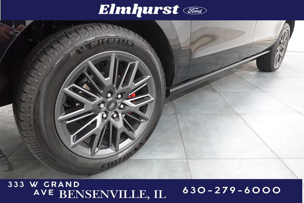 Used 2025 Ford Expedition Max Platinum w/ Stealth Performance Package image 32