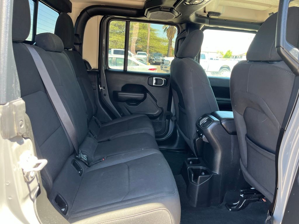 Used 2023 Jeep Gladiator Sport image 16