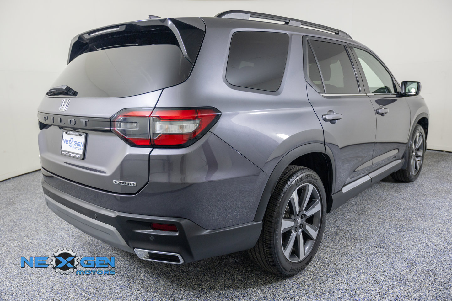 Used 2025 Honda Pilot Touring image 8