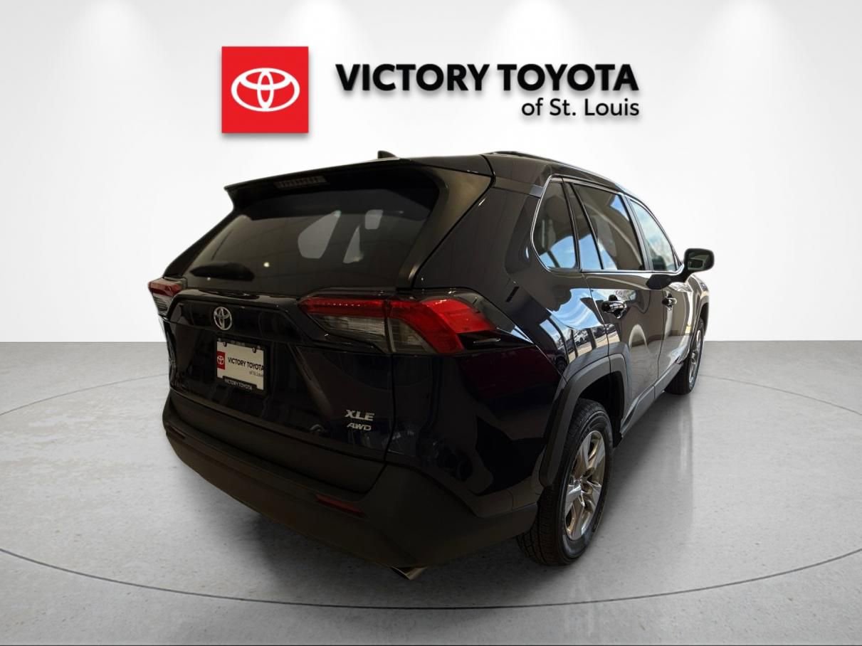 Used 2025 Toyota RAV4 XLE AWD/4WD image 3