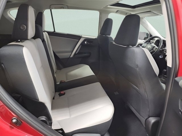 Used 2017 Toyota RAV4 XLE image 18