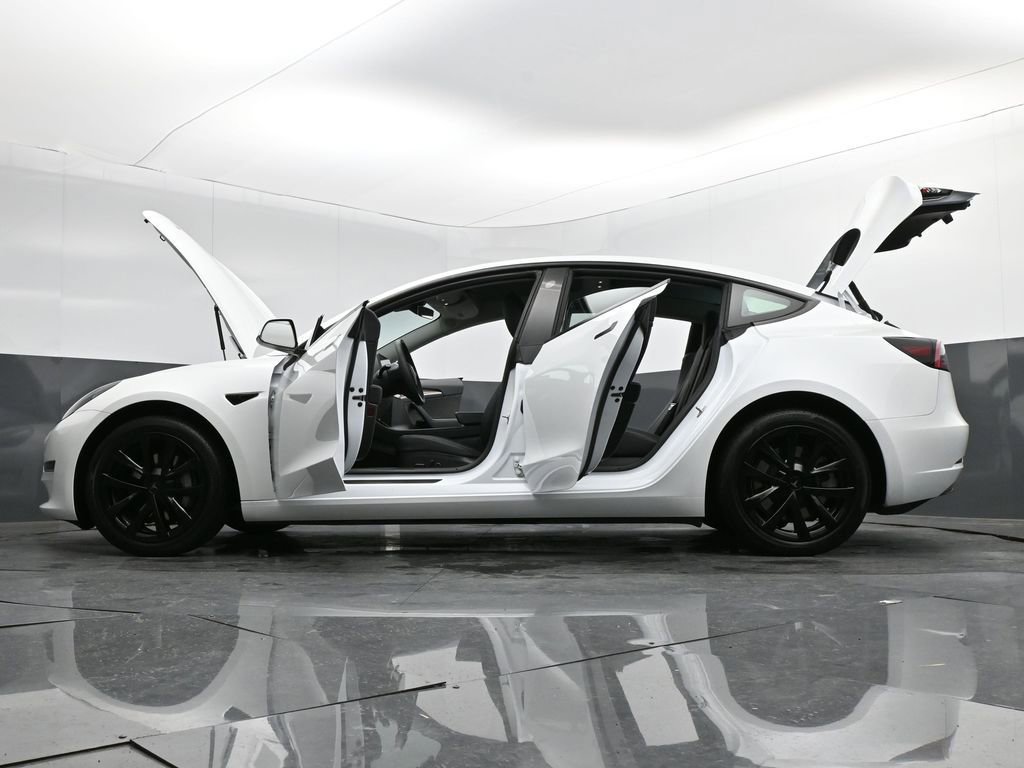 Used 2023 Tesla Model 3 Standard Range image 37