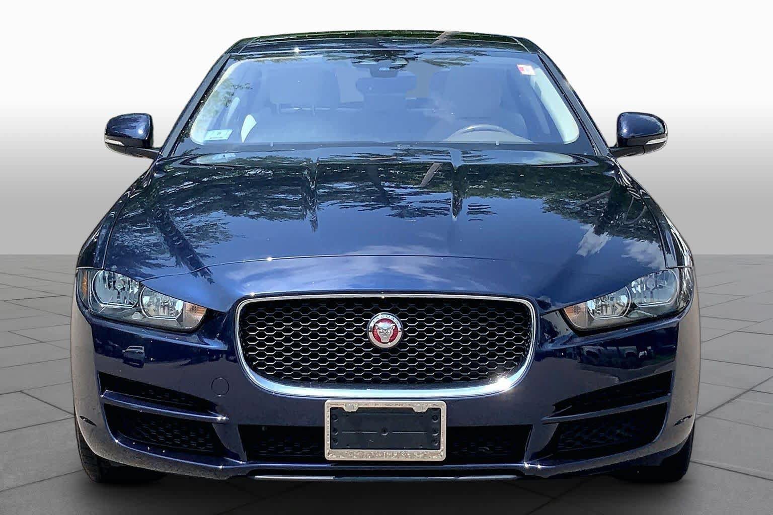 Used 2019 Jaguar XE Premium AWD/4WD image 4