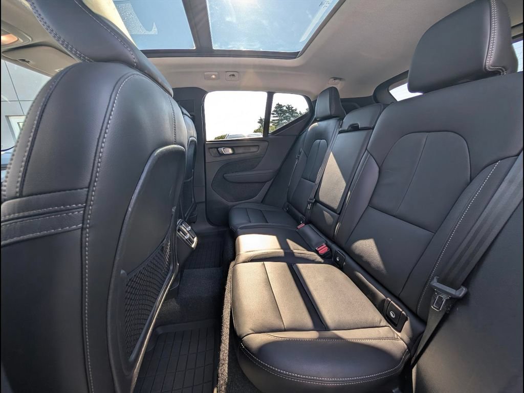 Certified 2026 Volvo XC40 B5 Plus AWD/4WD image 16