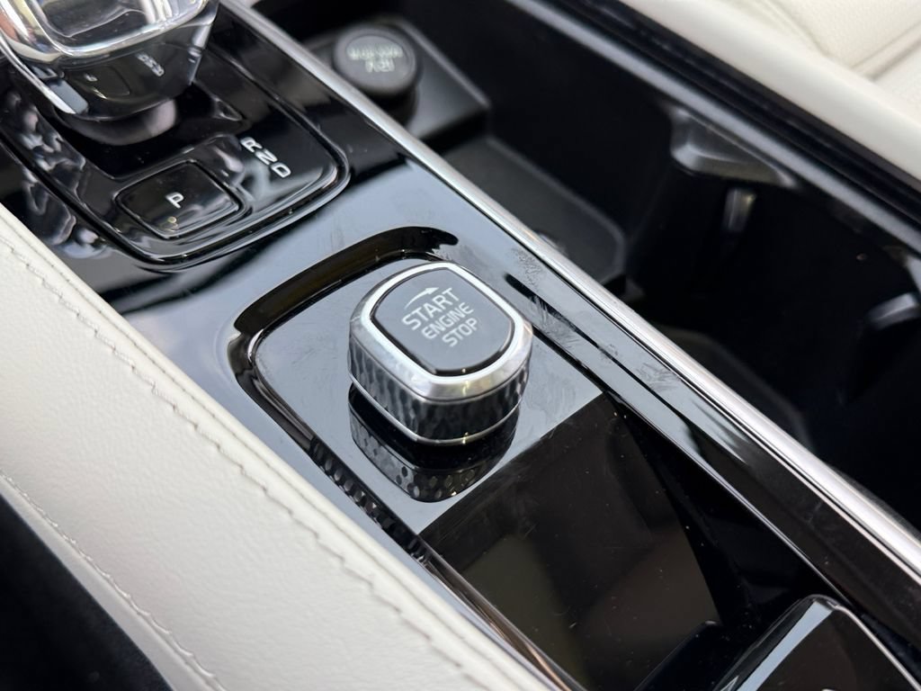 Certified 2024 Volvo XC90 B6 Ultimate AWD/4WD image 26