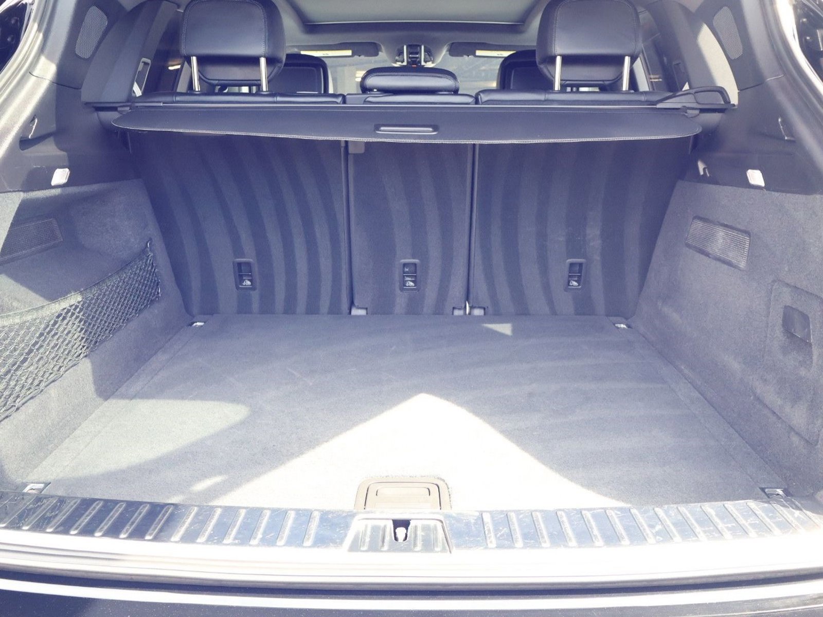 Certified 2023 Porsche Cayenne Platinum Edition image 22