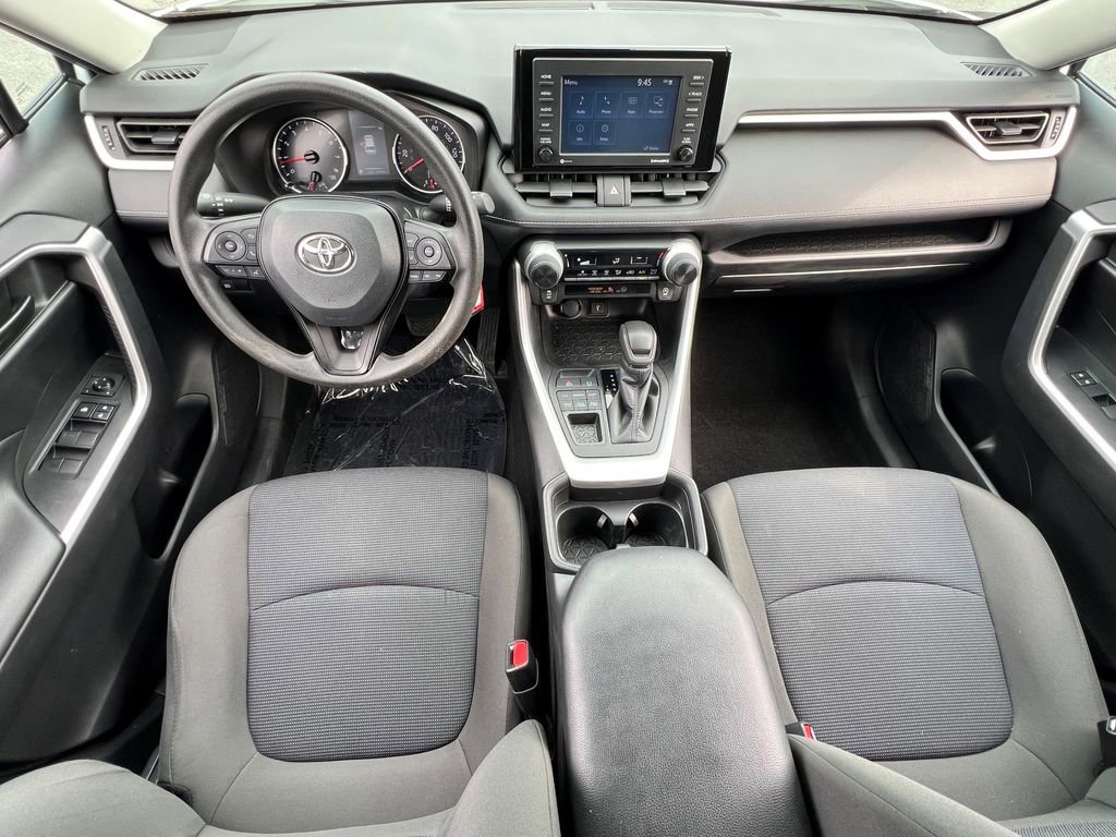 Used 2021 Toyota RAV4 LE AWD/4WD image 17