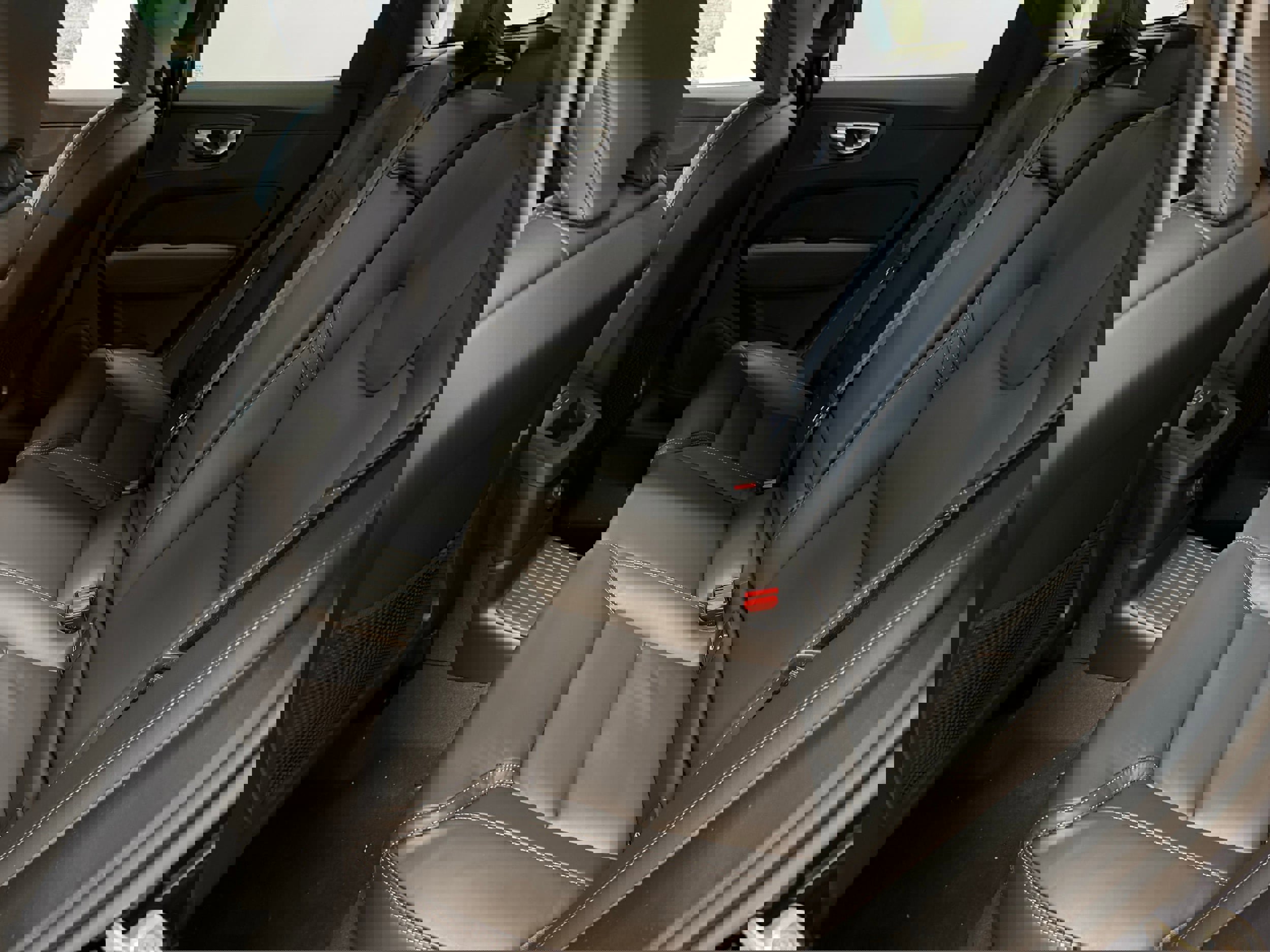 New 2026 Volvo XC60 T8 Ultra w/ Protection Package Premier image 29