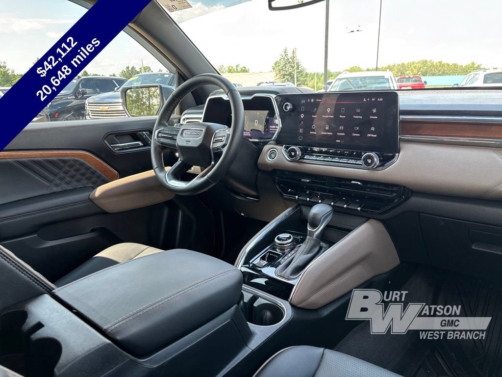 Used 2023 GMC Canyon Denali w/ Denali Black Edition AWD/4WD image 14