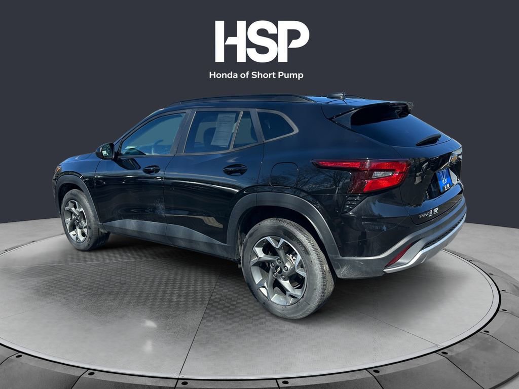 Used 2024 Chevrolet Trax LT w/ Driver Confidence Package image 3