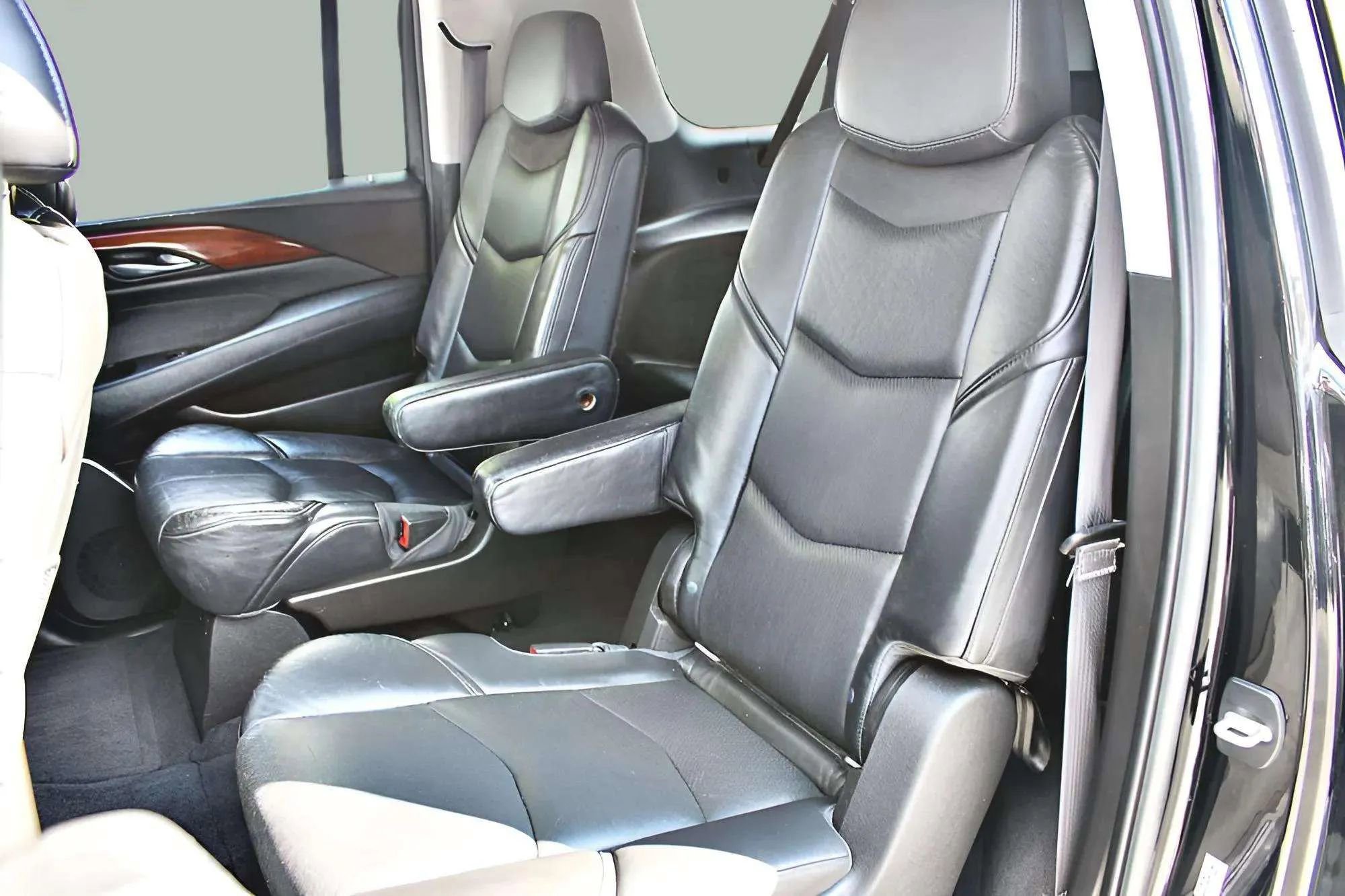 Used 2015 Cadillac Escalade ESV Premium image 19