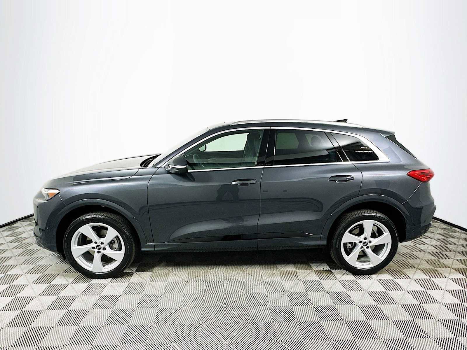 New 2025 Audi Q5 Premium Plus image 4