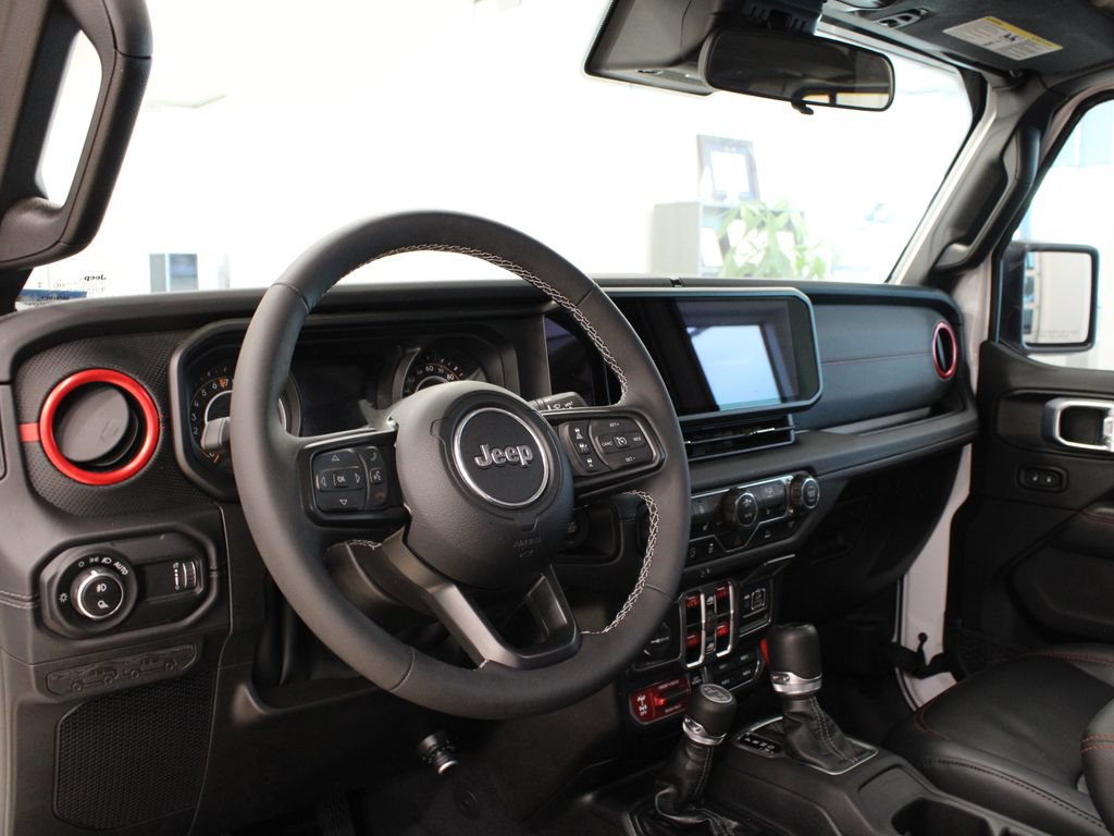Used 2025 Jeep Gladiator Rubicon w/ Convenience Group AWD/4WD image 13