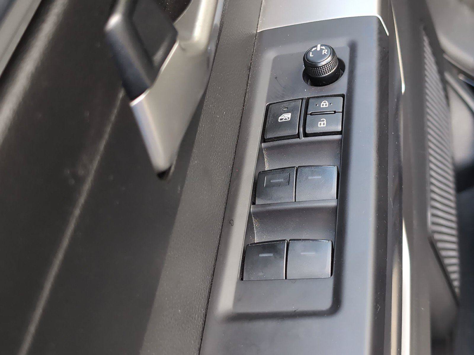 Used 2024 Toyota Tundra SR5 w/ SR5 Premium Package AWD/4WD image 18