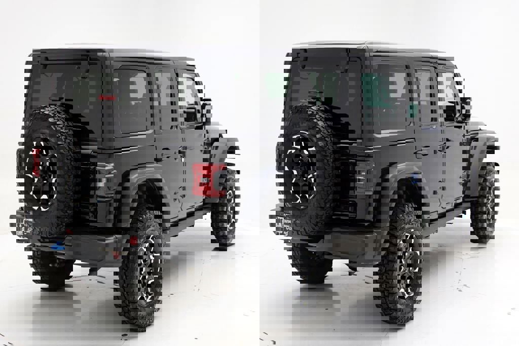 Used 2023 Jeep Wrangler Unlimited Rubicon 4xe w/ Cold Weather Group AWD/4WD image 9