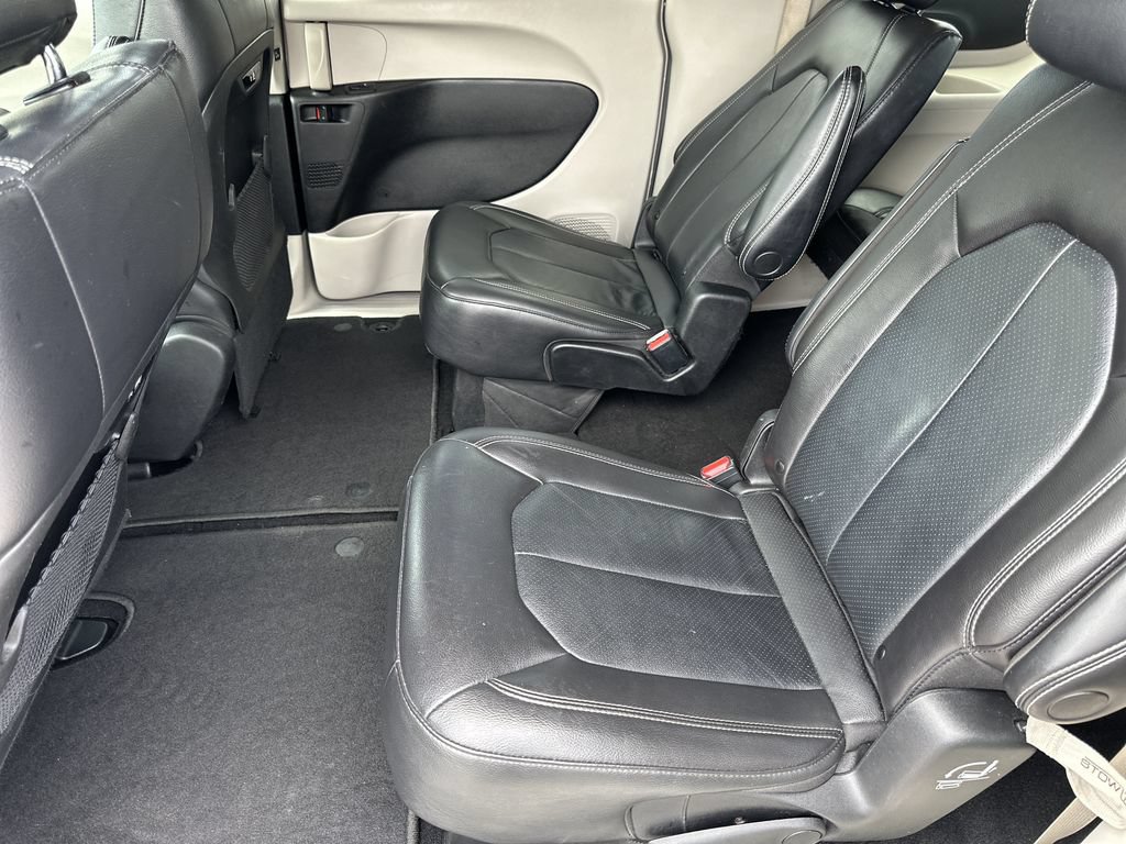 Certified 2022 Chrysler Pacifica Touring-L FWD image 15