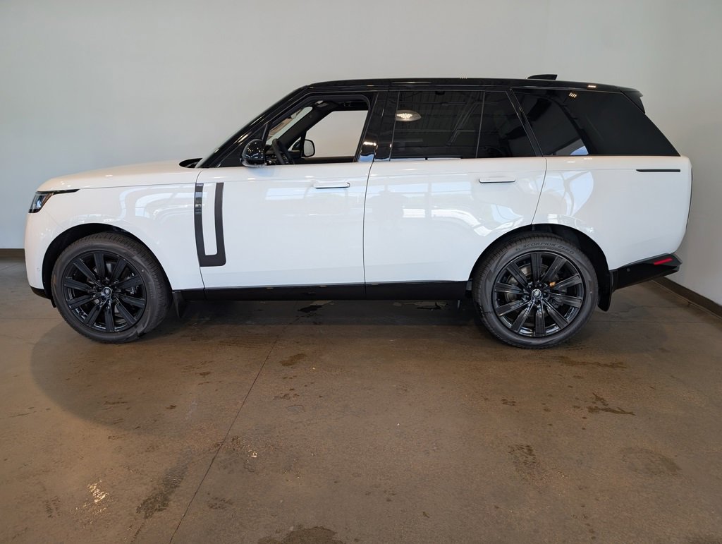 New 2025 Land Rover Range Rover SE image 3