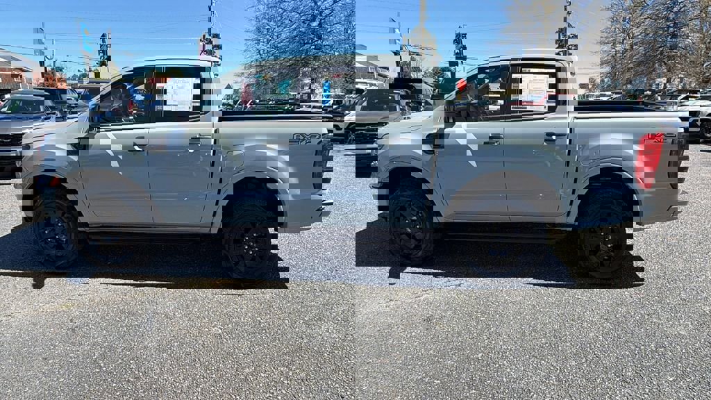 Used 2023 Ford Ranger XLT w/ Equipment Group 301A Mid image 8