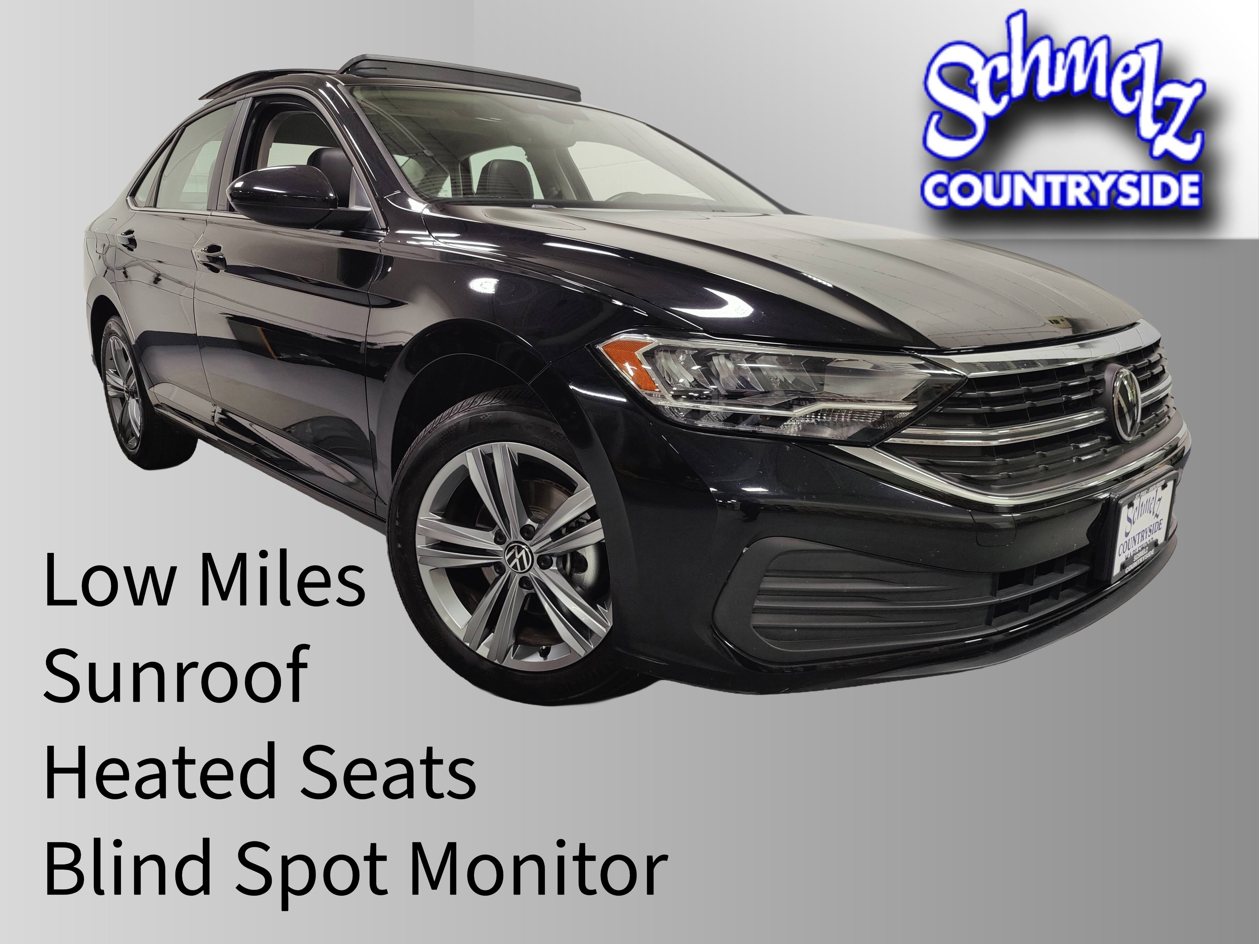 Used 2024 Volkswagen Jetta SE w/ Panoramic Sunroof Package