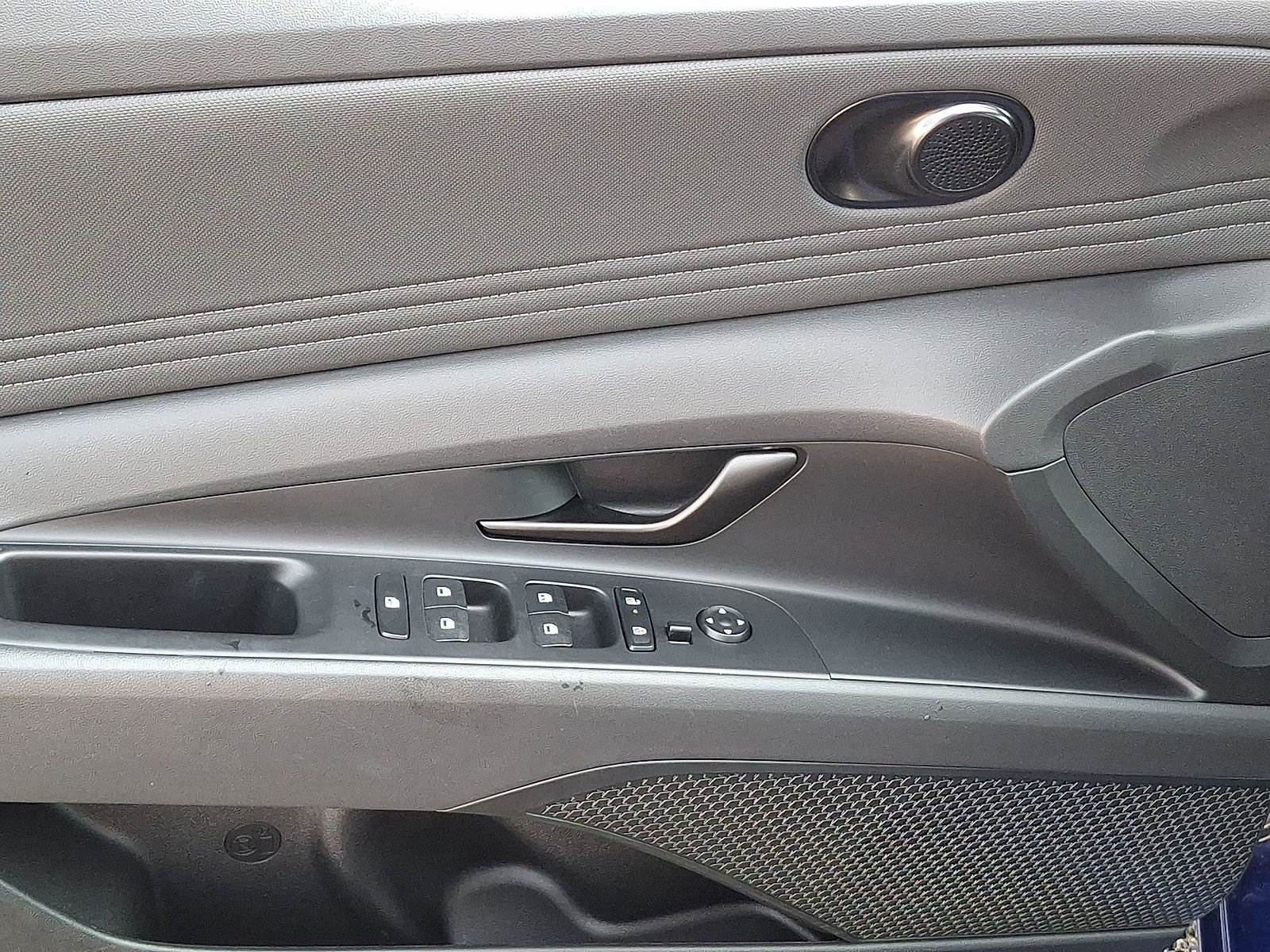 Used 2025 Hyundai Elantra Sport FWD image 16