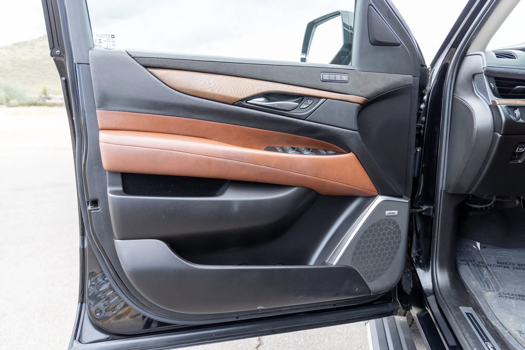 Used 2019 Cadillac Escalade Premium Luxury image 11