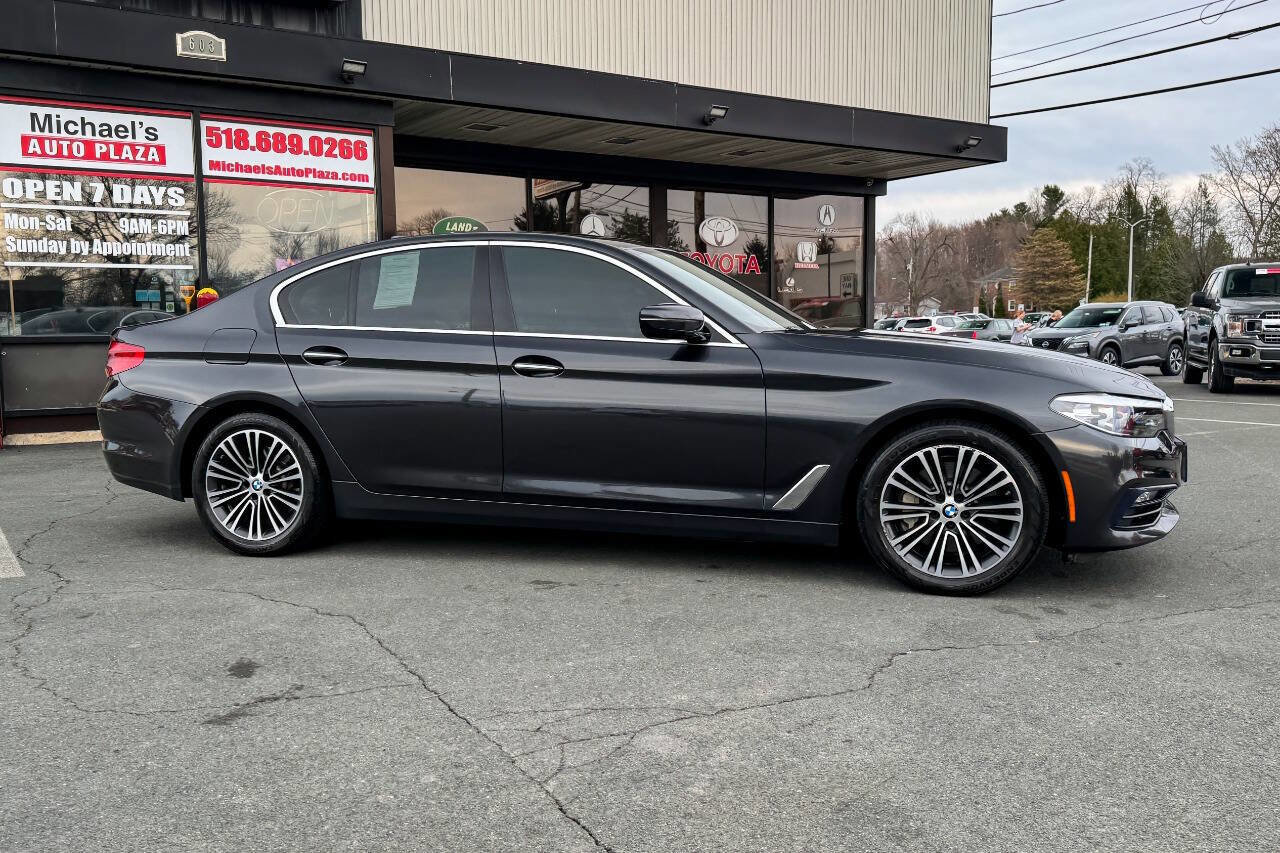 Used 2018 BMW 530i xDrive image 3