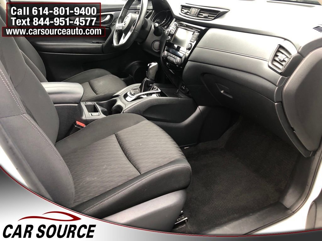 Used 2018 Nissan Rogue SV w/ Premium Package image 17